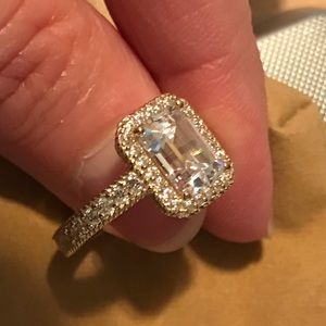 Diamonique halo solitaire